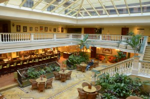 el Parque Central lobby