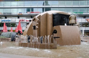 The fountain in Breitsheidplatz at the end of Kurferstendam Street