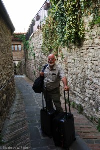 Gerry on the narrow street where our cabbie left us to find our hotel in Gubbio.