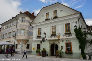Lektar restaurant and Museum