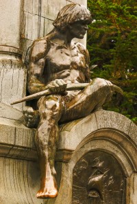 Indigenous person on Magellan statue